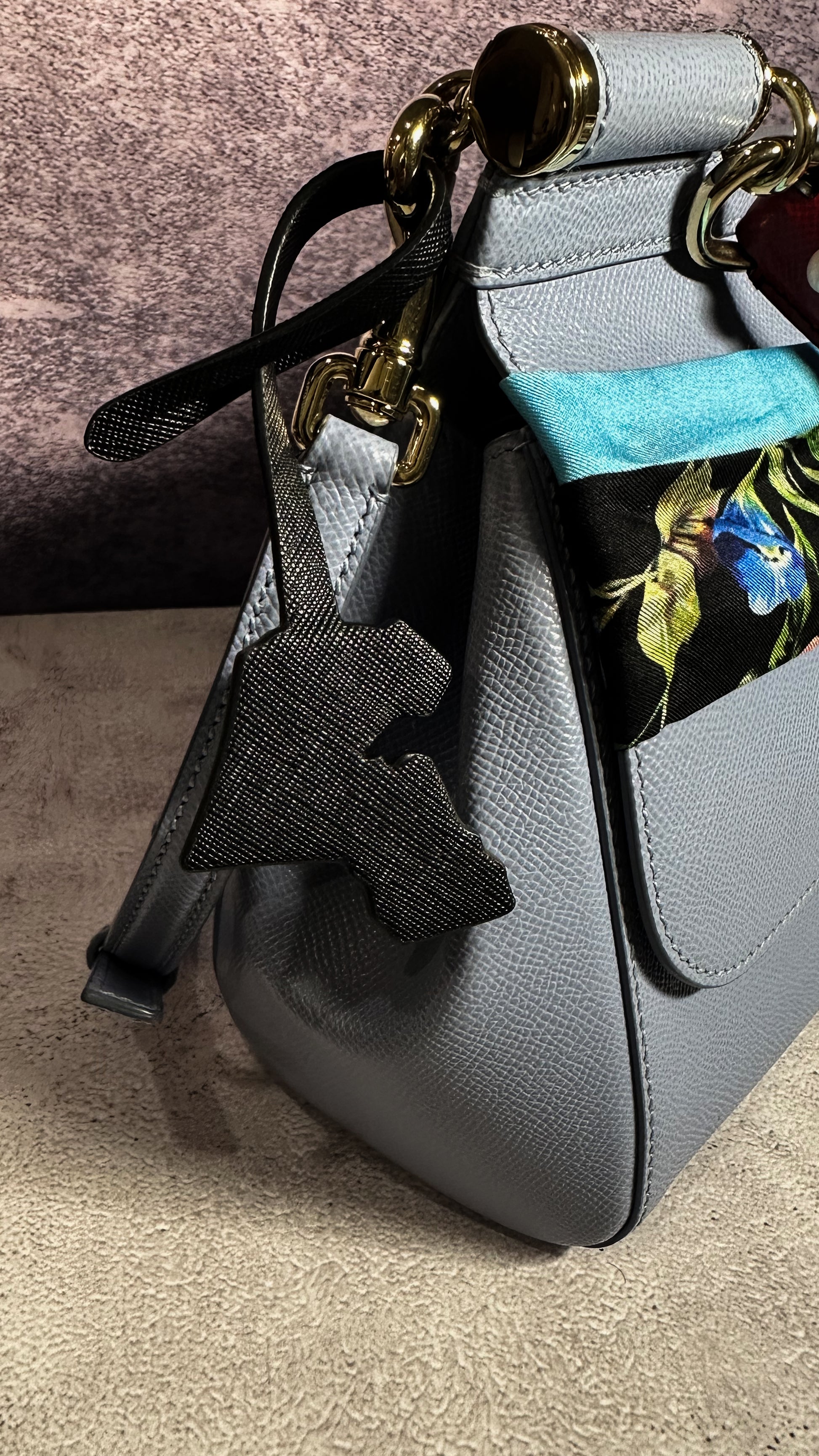 تعليقة جلد خريطة الكويت اسود