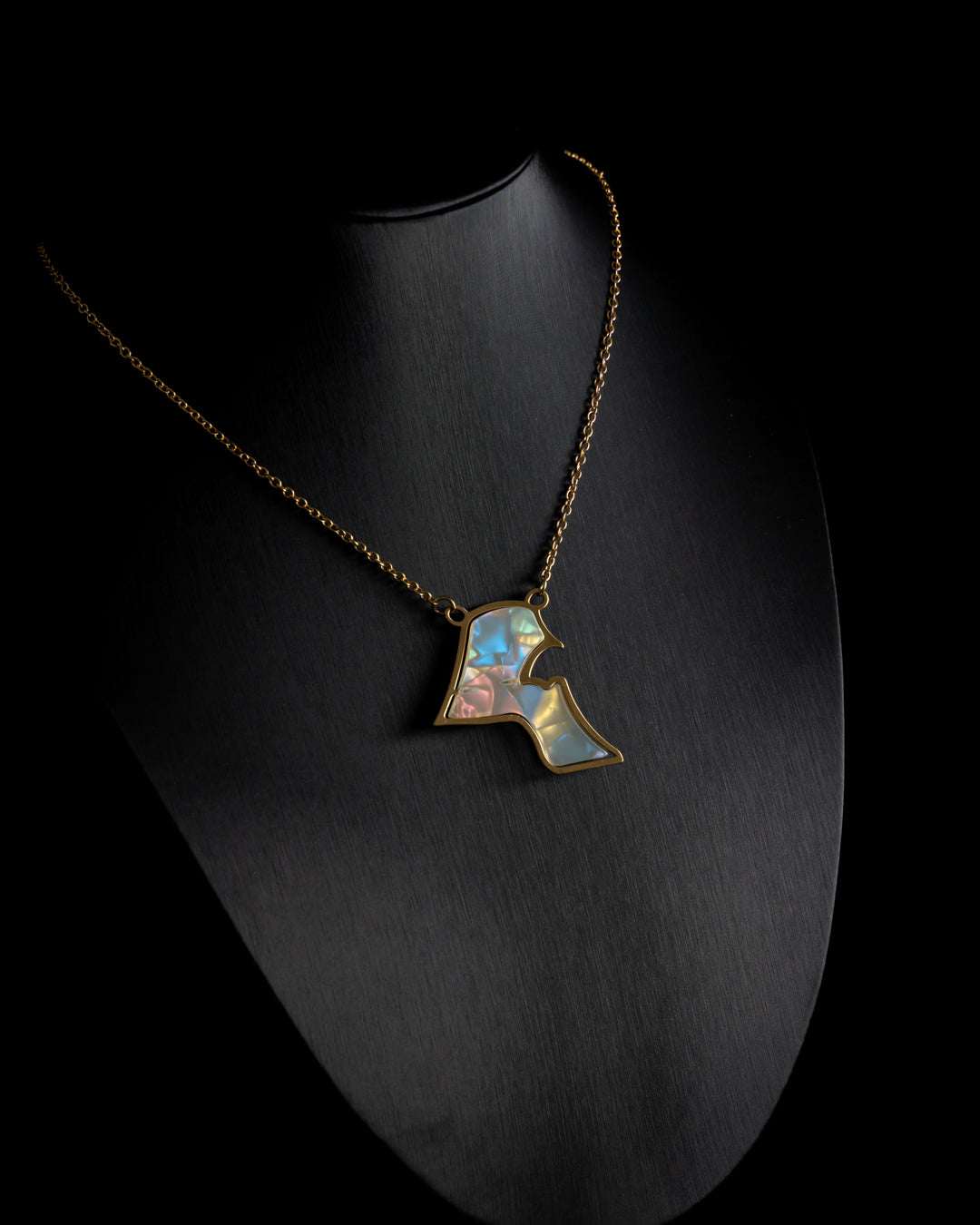 قلب صدف طبيعي مطلي ذهب