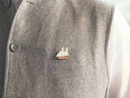 Kuwait Brooch Set - Kuwait Souvenirs